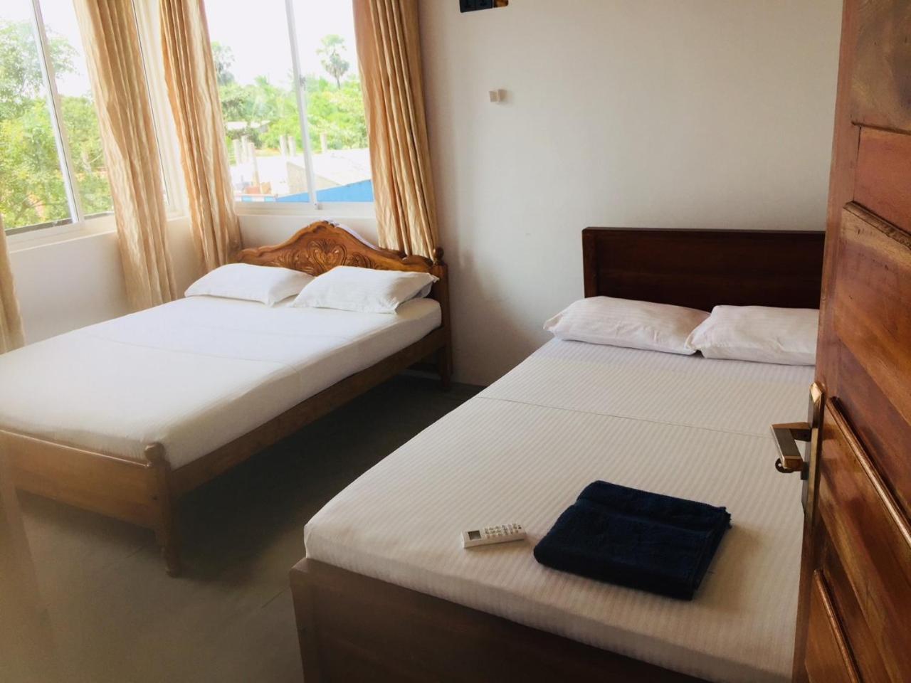 Hotel Tobiko Тринкомали Экстерьер фото